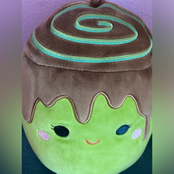 9inch Squishmallows Malta the Matcha Cinnamon roll - Picture 4 of 9